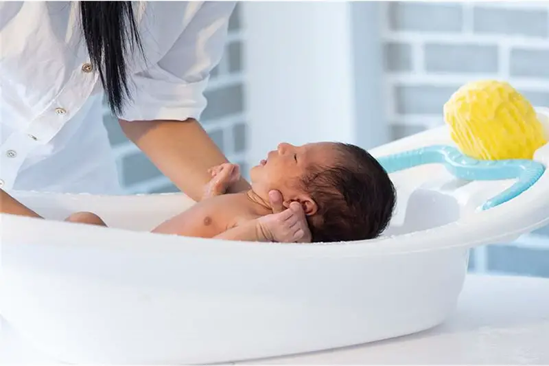 ¿Qué temperatura para el baño del bebé? Una guía para mamá primeriza