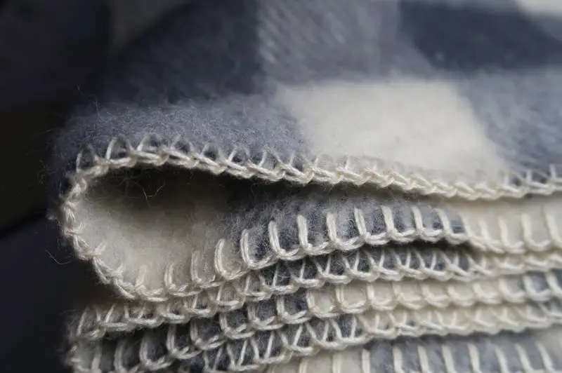 Consejos fáciles sobre cómo lavar una manta de lana sin encogerla