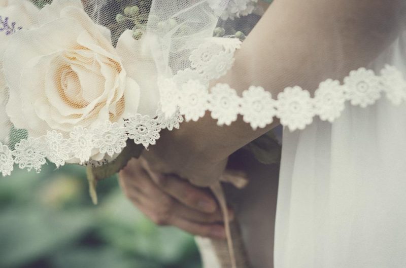 Qué no hacer en una boda: 7 cosas que no deben hacer los invitados